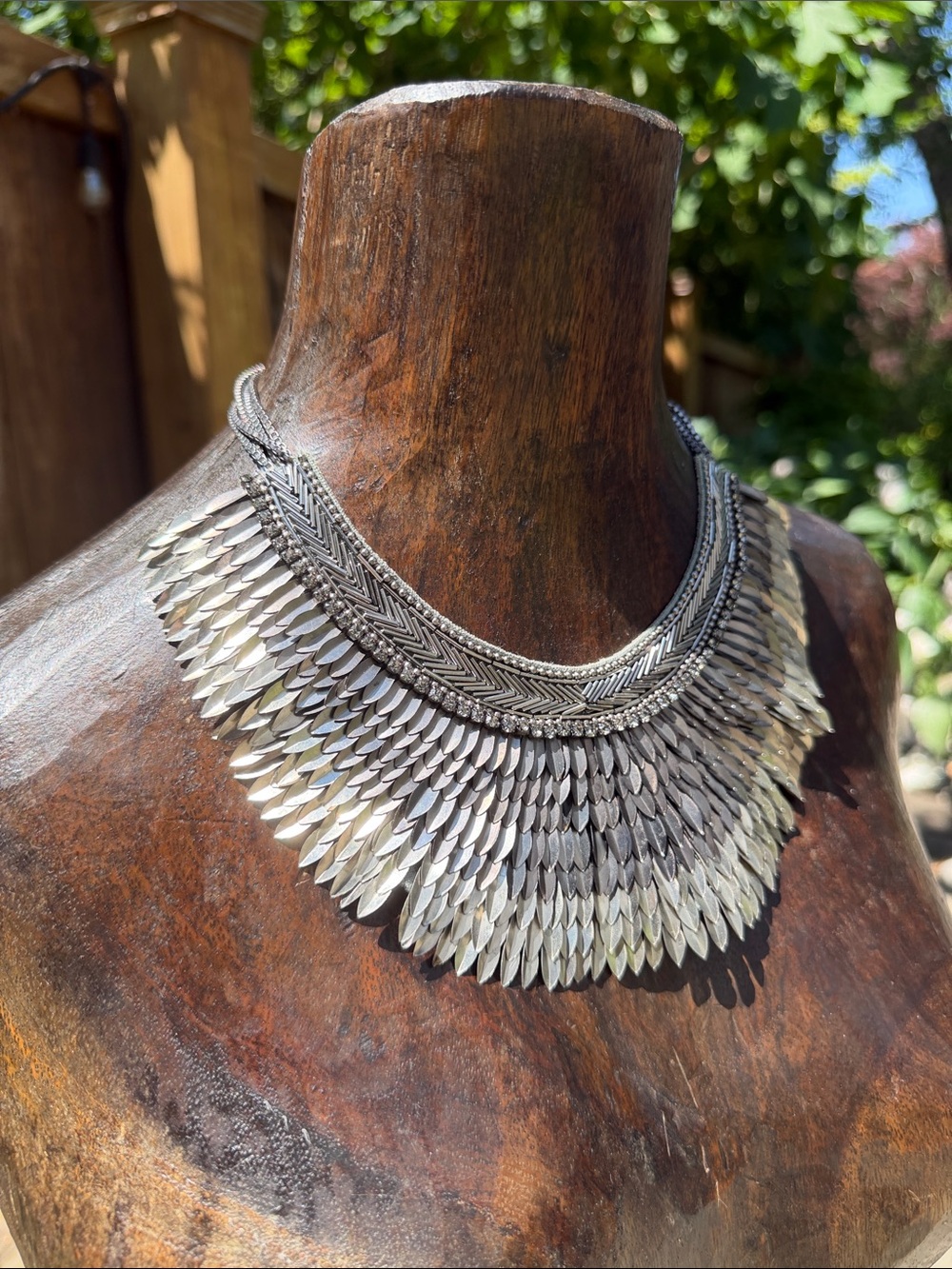 Stella & Dot Pegasus Bib Necklace - Picture 6 of 10